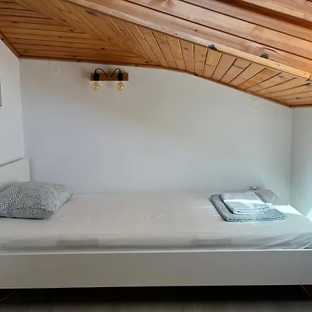 Apollonia 3*